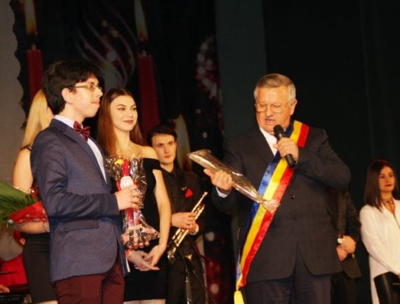 Premiile municipiului Bistriţa se decernează vineri, la Palatul Culturii Premiile municipiului Bistriţa se decernează vineri, la Palatul Culturii