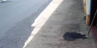 Mixtura asfaltică pentru plombarea gropilor vine zilnic din Harghita! Stația de asfalt, pornită doar din martie