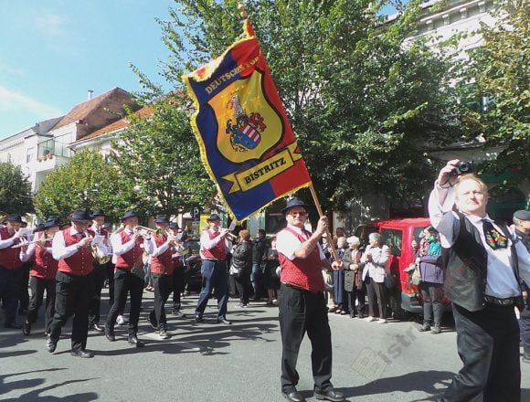 FOTO/VIDEO: Spectaculoasă paradă de costume tradiţionale săseşti, pe străzile din Bistriţa! FOTO/VIDEO: Spectaculoasă paradă de costume tradiţionale săseşti, pe străzile din Bistriţa!