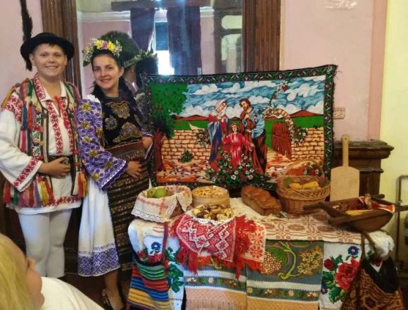 FOTO: Suntem în top la risipă alimentară, avertizează elevii Liceului Sanitar şi cei de la „Carol Davila” FOTO: Suntem în top la risipă alimentară, avertizează elevii Liceului Sanitar şi cei de la „Carol Davila”