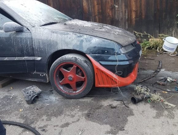 FOTO: I s-a aprins mașina la care lucra FOTO: I s-a aprins mașina la care lucra