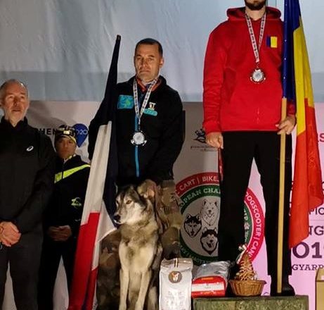 FOTO: Acoperit de noroi din cap până-n picioare, dar campion european…! FOTO: Acoperit de noroi din cap până-n picioare, dar campion european…!