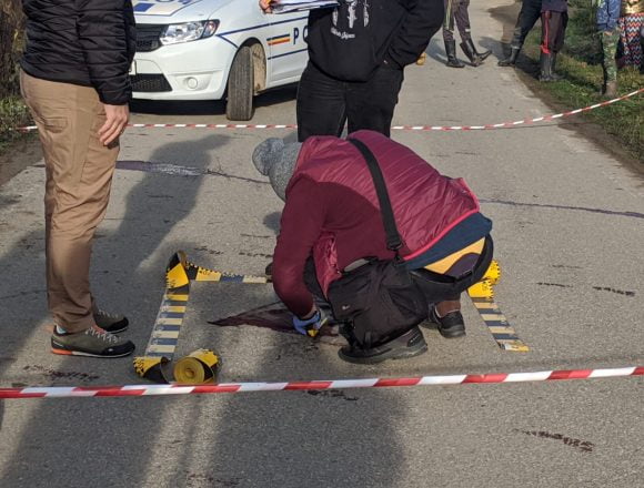 FOTO – La un pas de moarte! Un tânăr de 18 ani a fost înjunghiat în zona inimii FOTO – La un pas de moarte! Un tânăr de 18 ani a fost înjunghiat în zona inimii