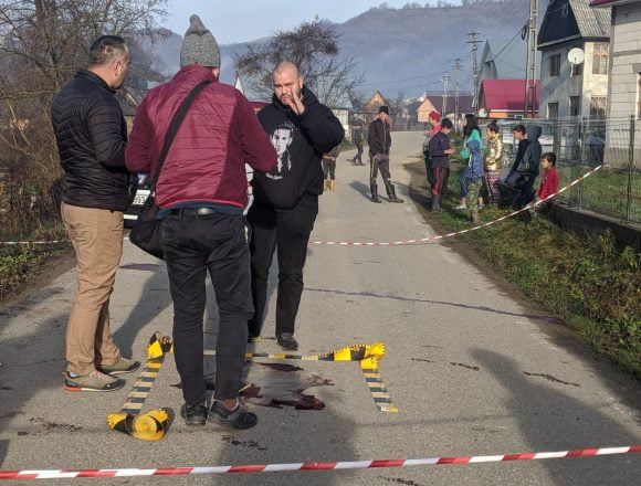 VIDEO Conflictul de la Bichigiu lăsat cu înjunghierea unui tânăr ar fi pornit de la un musafir prost-crescut VIDEO Conflictul de la Bichigiu lăsat cu înjunghierea unui tânăr ar fi pornit de la un musafir prost-crescut