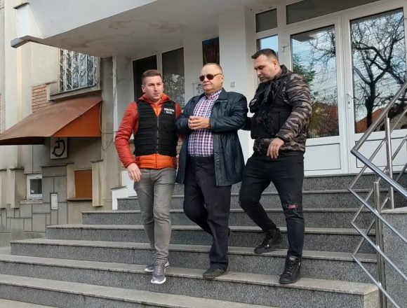VIDEO Hotel Diana, în centrul celui de-al doilea scandal de prostituție. Acum 3 luni o tânără acuza că este sechestrată într-una din camere VIDEO Hotel Diana, în centrul celui de-al doilea scandal de prostituție. Acum 3 luni o tânără acuza că este sechestrată într-una din camere