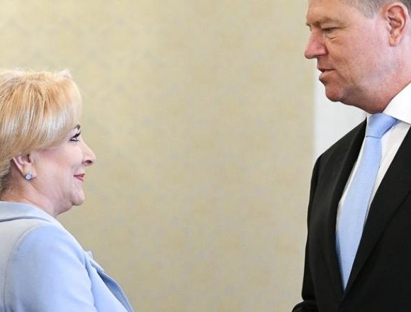 VIDEO: Românii, îndemnați de sute de personalități să iasă la vot! În diaspora deja s-au deschis secțiile: VIDEO: Românii, îndemnați de sute de personalități să iasă la vot! În diaspora deja s-au deschis secțiile: