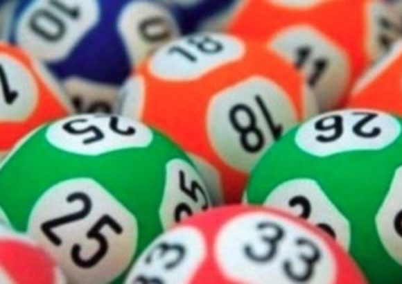Năsăudeanul care a câștigat la loto 3,7 milioane de euro și-a ridicat premiul. A aflat întâmplător că a câștigat! Năsăudeanul care a câștigat la loto 3,7 milioane de euro și-a ridicat premiul. A aflat întâmplător că a câștigat!