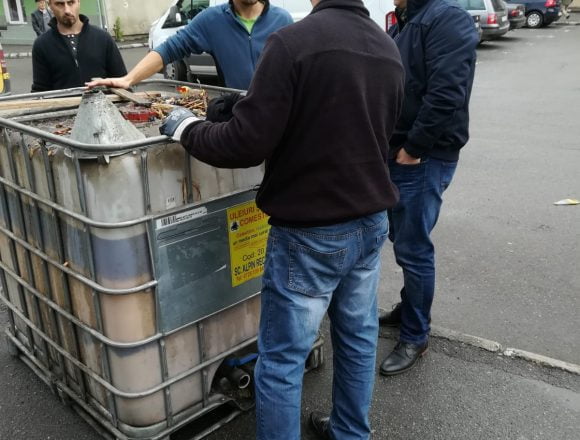 BISTRIȚA: Containere speciale, pentru uleiul uzat, în Piața Decebal și Independenței! BISTRIȚA: Containere speciale, pentru uleiul uzat, în Piața Decebal și Independenței!
