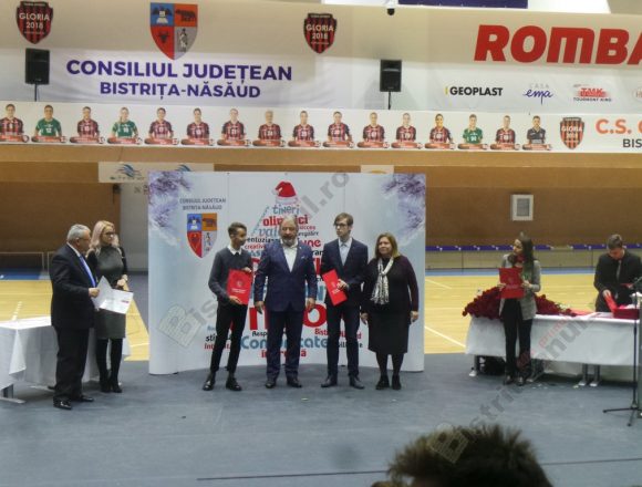 FOTO/VIDEO. Premii pentru elitele României din Bistriţa-Năsăud: „E mult prea puţin faţă de cât meritaţi!” FOTO/VIDEO. Premii pentru elitele României din Bistriţa-Năsăud: „E mult prea puţin faţă de cât meritaţi!”