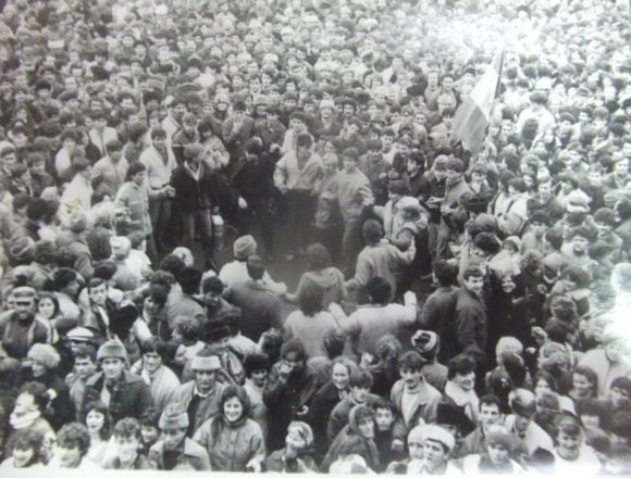După 30 de ani: Fotografii DOCUMENT şi obiecte din perioada comunistă, într-o expoziţie de excepţie, la Arhive După 30 de ani: Fotografii DOCUMENT şi obiecte din perioada comunistă, într-o expoziţie de excepţie, la Arhive