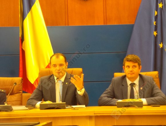 FOTO/VIDEO: Final de mandat pentru Ovidiu Frenţ. „Plec liniştit şi cu fruntea sus” FOTO/VIDEO: Final de mandat pentru Ovidiu Frenţ. „Plec liniştit şi cu fruntea sus”