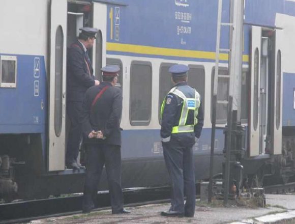 Asta-i era ”ocupația”: Se plimba cu trenul și fura telefoane! Asta-i era ”ocupația”: Se plimba cu trenul și fura telefoane!