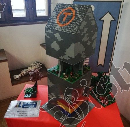 FOTO/VIDEO: Bornă Via Transilvanica din mii de piese LEGO! Sute de părinți și copii fericiți: FOTO/VIDEO: Bornă Via Transilvanica din mii de piese LEGO! Sute de părinți și copii fericiți: