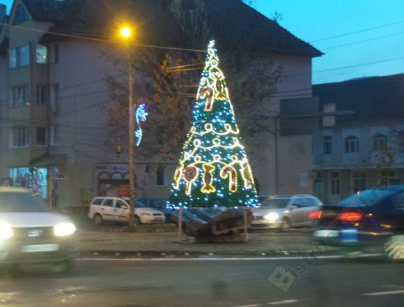 Rostul de dimineaţă: Bătaie de joc sau neglijenţă…?!? Autorităţile locale au „uitat” să pună luminiţe peste simbolul oraşului…! Rostul de dimineaţă: Bătaie de joc sau neglijenţă…?!? Autorităţile locale au „uitat” să pună luminiţe peste simbolul oraşului…!