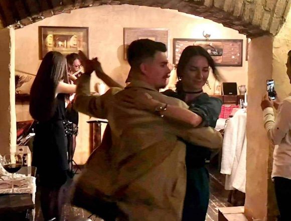 FOTO: Dacă în ultimii 7 ani n-ai petrecut cu prietenii o seară la Taverna Dogarilor nu știi ce-ai ratat! FOTO: Dacă în ultimii 7 ani n-ai petrecut cu prietenii o seară la Taverna Dogarilor nu știi ce-ai ratat!