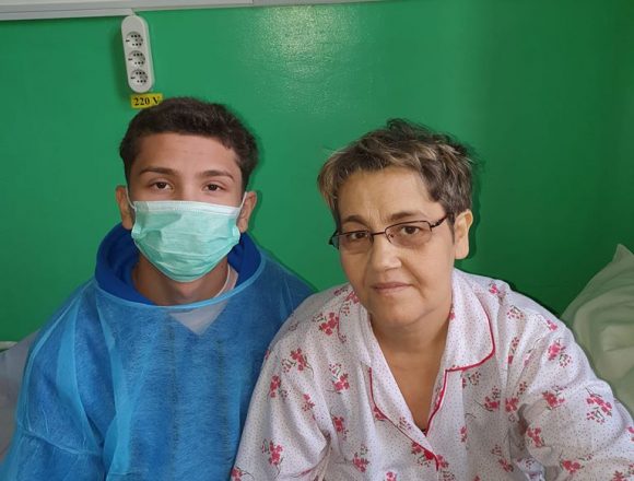 Salvați-le mama! Doi copii vă așteaptă la Centru de Transfuzii! Salvați-le mama! Doi copii vă așteaptă la Centru de Transfuzii!