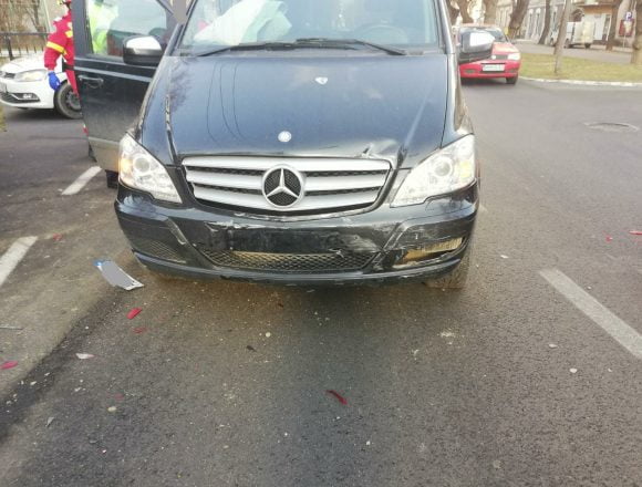 O ucraineancă a băgat în spital doi bistrițeni, după un impact pe Republicii O ucraineancă a băgat în spital doi bistrițeni, după un impact pe Republicii