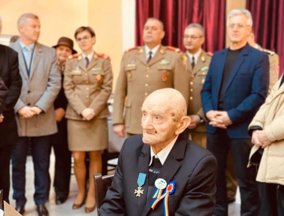 FOTO: S-a întors din Siberia pe jos, traversând înot râul Tisa…! Azi autoritățile i-au cântat „La mulți ani” FOTO: S-a întors din Siberia pe jos, traversând înot râul Tisa…! Azi autoritățile i-au cântat „La mulți ani”