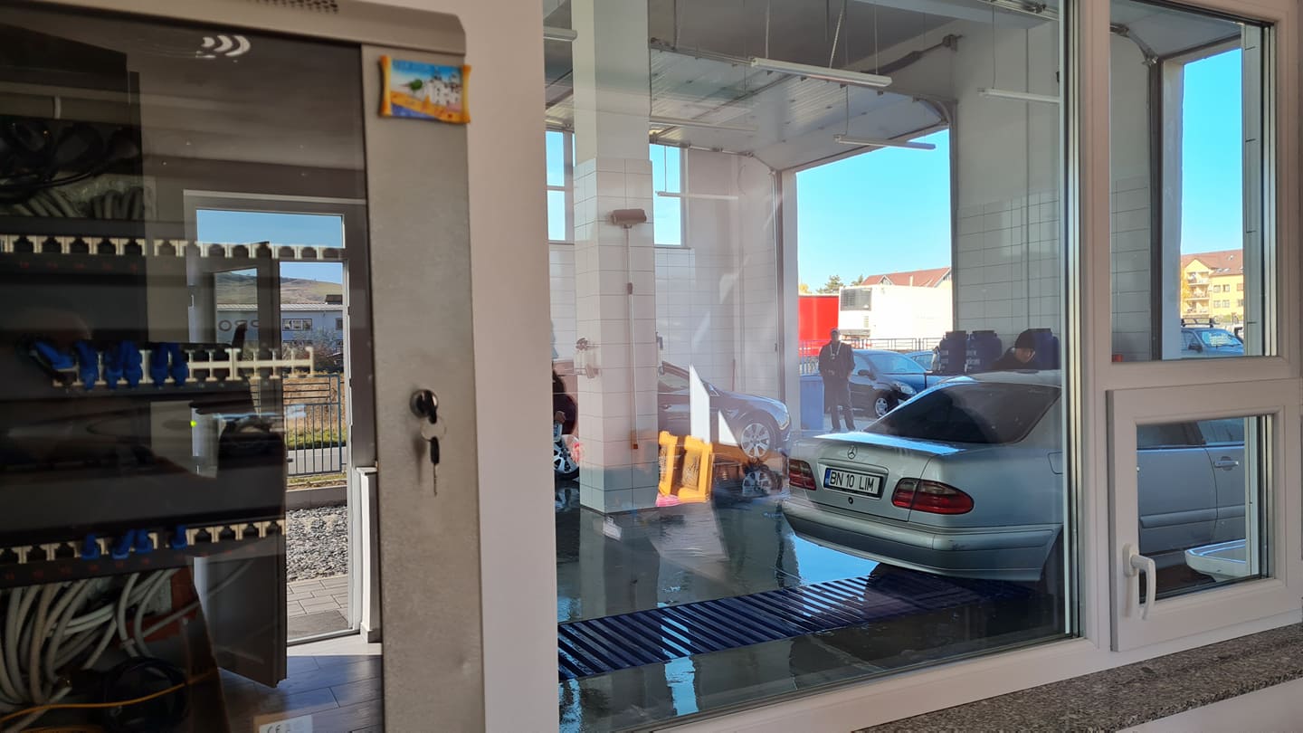 FOTO: Spălătoria auto PRO WASH Bistrița s-a mutat în hală nouă ...