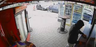 Proaspăt major, cercetat după ce ”s-a cinstit” cu băuturi furate