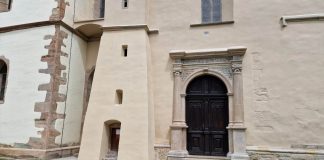Intrus în Biserica Evanghelică din Bistrița: Bărbatul din Mureș s-a apucat de mutat obiecte prin lăcașul de cult