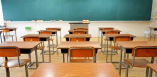 Trei școli și patru grădinițe își închid porțile! Alte două școli se transformă în grădinițe