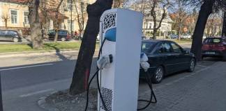 Încărcarea mașinilor electrice la stațiile Primăriei Bistrița, mai scumpă: tariful aproape se dublează