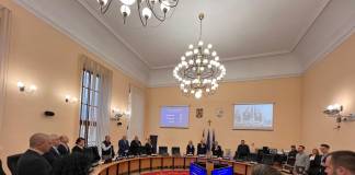 VIDEO: Aproape 50 de bistrițeni au depus plângeri la primărie împotriva taxelor și impozitelor majorate. Consilierii au votat respingerea lor