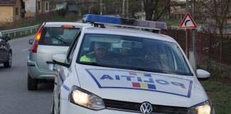 Au ajuns cu mașinile „împrumutate” în șanț: Aventurile ilegale ale unor minori de 13, 14 și 17 ani din Bistrița-Năsăud