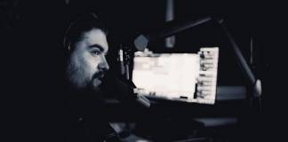 Vă pup pe toți – semnat, Iuda