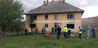 FOTO/VIDEO: Atelier de apicultură, cuprins de flăcări, la Tărpiu