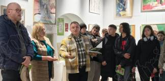 FOTO/VIDEO – Marea valoare a expoziției „Întoarcerea la rădăcini”. Artistul și profesorul Flaviu Știr: „Tindem spre perfecțiune…”