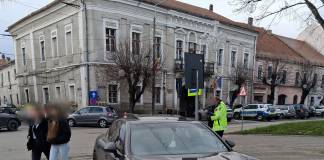 Șofer de Porsche – „executat” de Poliția Locală, după ce și-a lăsat bolidul la doi pași de Primărie, pe trecerea de pietoni