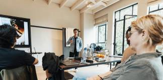 VIDEO – GROW2LEAD- Liceenii din Bistrița, invitați mâine la ateliere menite să-i ajute să devină lideri