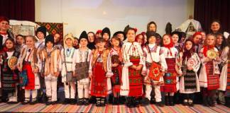 FOTO: Tradiții unice, într-o șezătoare autentică, pusă la cale de prichindeii Școlii Gimnaziale Nr. 1 Bistrița și învățătoarele lor