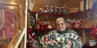 Elena Ivan, 71 de ani: Două mâini și un suflet care luminează Crăciunul în Bistrița