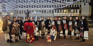 FOTO: Colindătorii din Lunca (Frij) au donat toți banii câștigați la festivalul „În grădina Raiului” din Bistrița