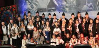 FOTO: Colindătorii din Lunca (Frij) au donat toți banii câștigați la festivalul „În grădina Raiului” din Bistrița