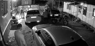 VIDEO: Incident violent, în noaptea de Crăciun, la Nimigea de Sus! Un individ a amenințat o familie cu securea