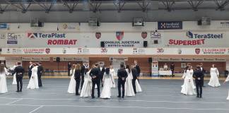 VIDEO – Vals în alb și negru: un moment de poveste la Balul Absolvenților de la „Andrei Mureșanu”!