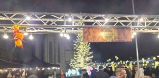 A început Festivalul Jumărilor! „Chips-urile” din șoric de porc, printre noutățiA început Festivalul Jumărilor! „Chips-urile” din șoric de porc, printre noutăți