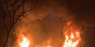 Incendiu la Budac! O persoană cu arsuri, după ce a încercat să stingă focul