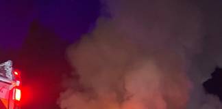 Sîngeorz-Băi: Flăcările au făcut scrum un dumper și s-au extins la un autocamion