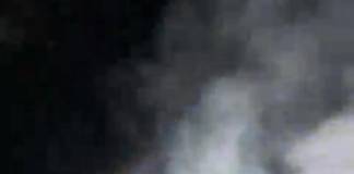 VIDEO – TELCIU: Un incendiu a cuprins o gospodărie întreagă, în care locuia o bătrânică imobilizată la pat