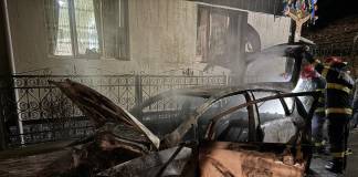 FOTO: Mașină distrusă într-un incendiu, la Căianu Mic