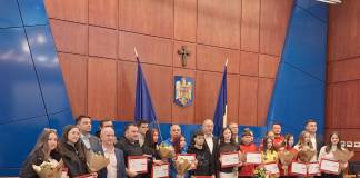 FOTO: Elevii cu rezultate deosebite, cei mai buni sportivi și antrenorii lor, premiați de Consiliul Județean Bistrița-Năsăud