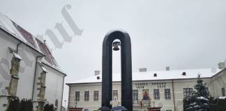 FOTO/VIDEO – Sluijba specială de Bobotează, în bisericile din Bistrița: Ce ne face contemporani cu botezul Domnului