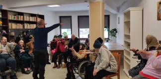 VIDEO – Zâmbete și energie: Tonusul bunicilor de la Centrul din Cușma, menținut prin exerciții zilnice