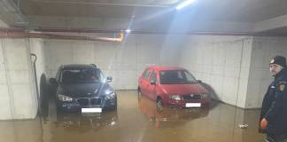 FOTO: S-a inundat parcarea din Ștefan cel Mare! Constructorul ar fi uitat să lege pompele la curent