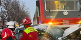 Șoferul de 25 de ani din mașina lovită de tren pe Ioan Slavici s-a stins din viață
